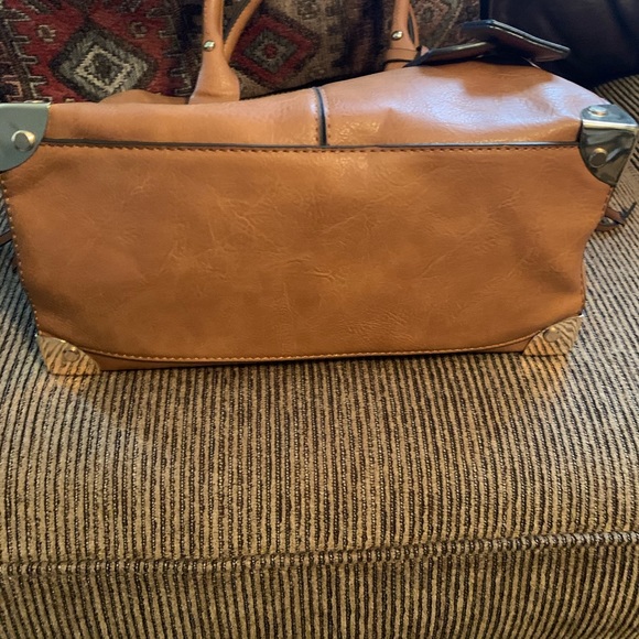 Handbag - Picture 2 of 3